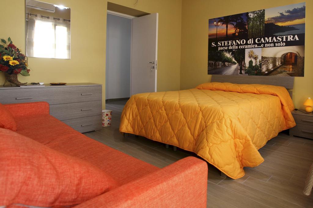 سانتو ستيفانو دي كاماسترا B&B La Grande Mela الغرفة الصورة